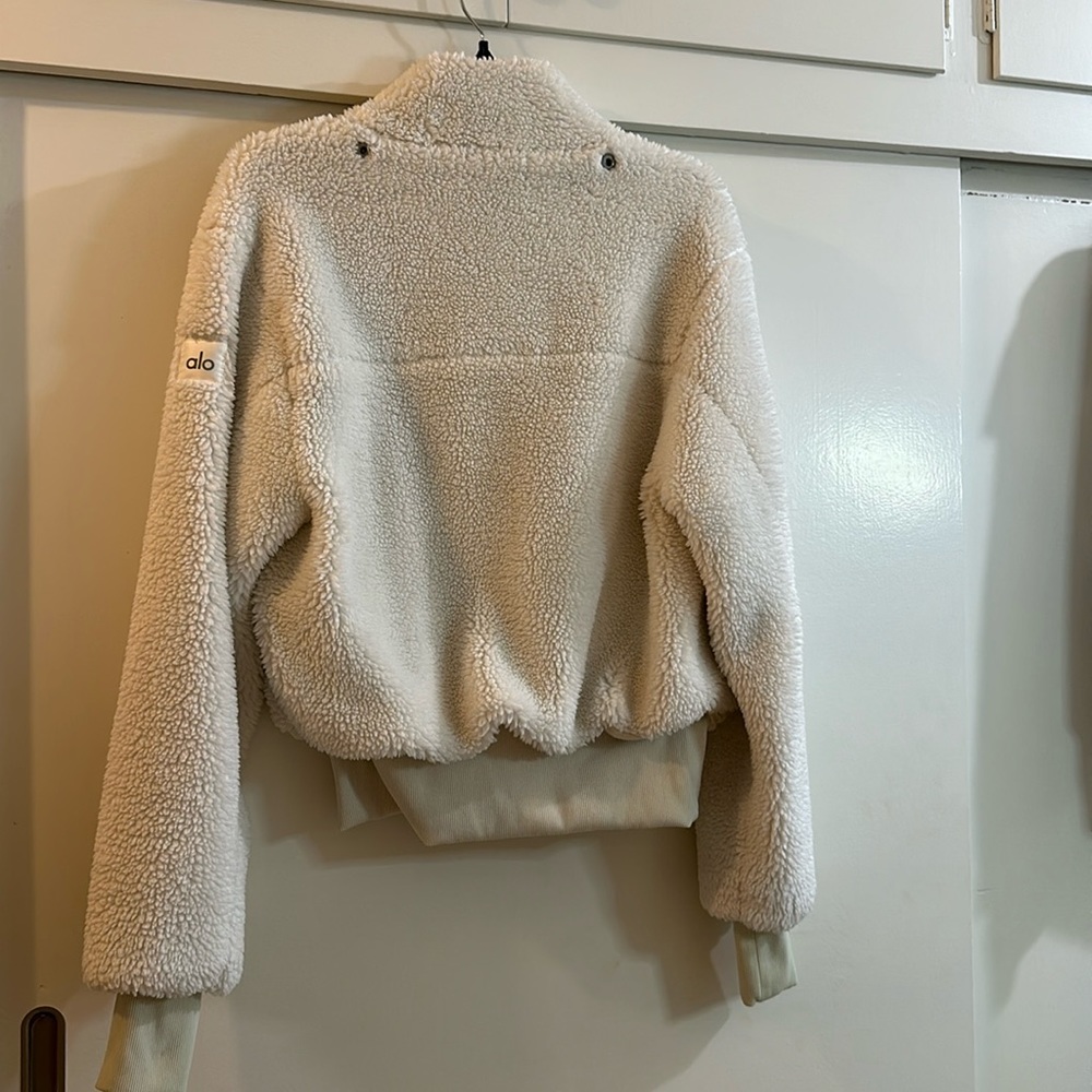 Alo XS Sherpa Jacket white- without attachment hood